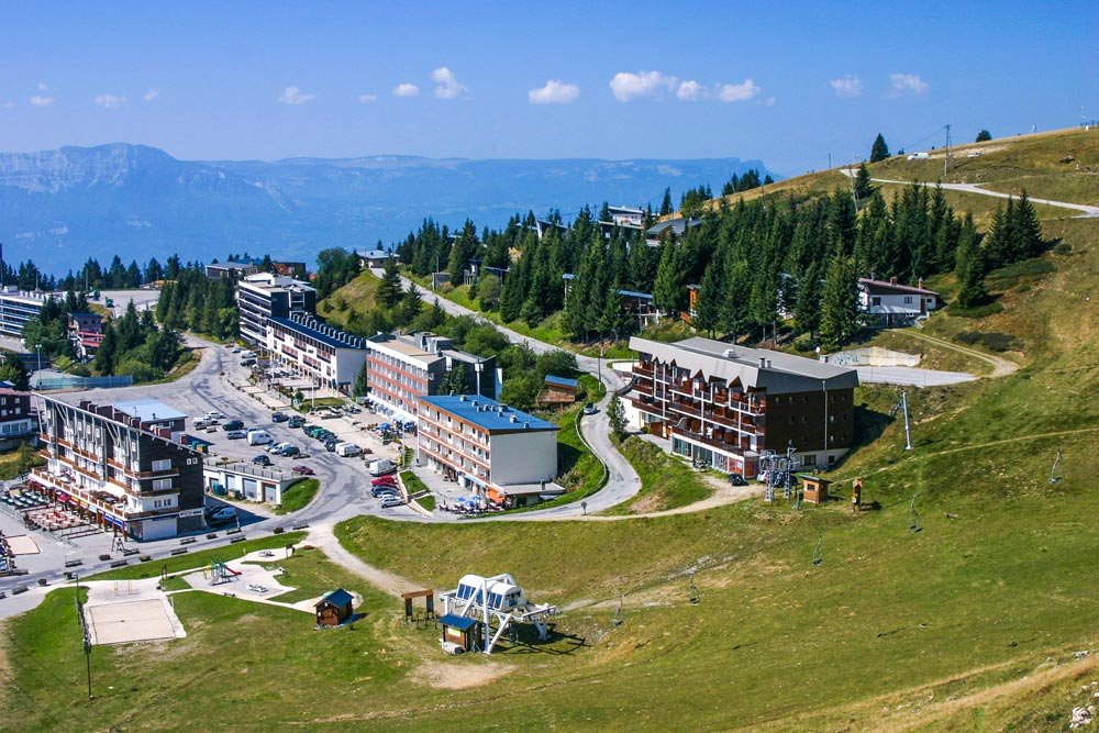 header_ete_station_Chamrousse.jpg