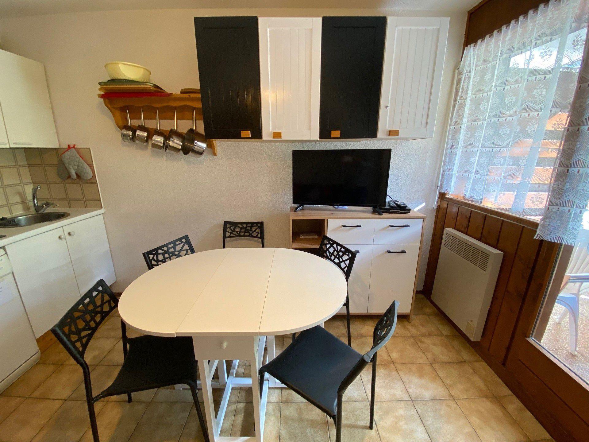 location-appartement-La-Clusaz-6-personnes-2021-5-Alpissime location-appartement-La-Clusaz-6-personnes-2021-5-Alpissime