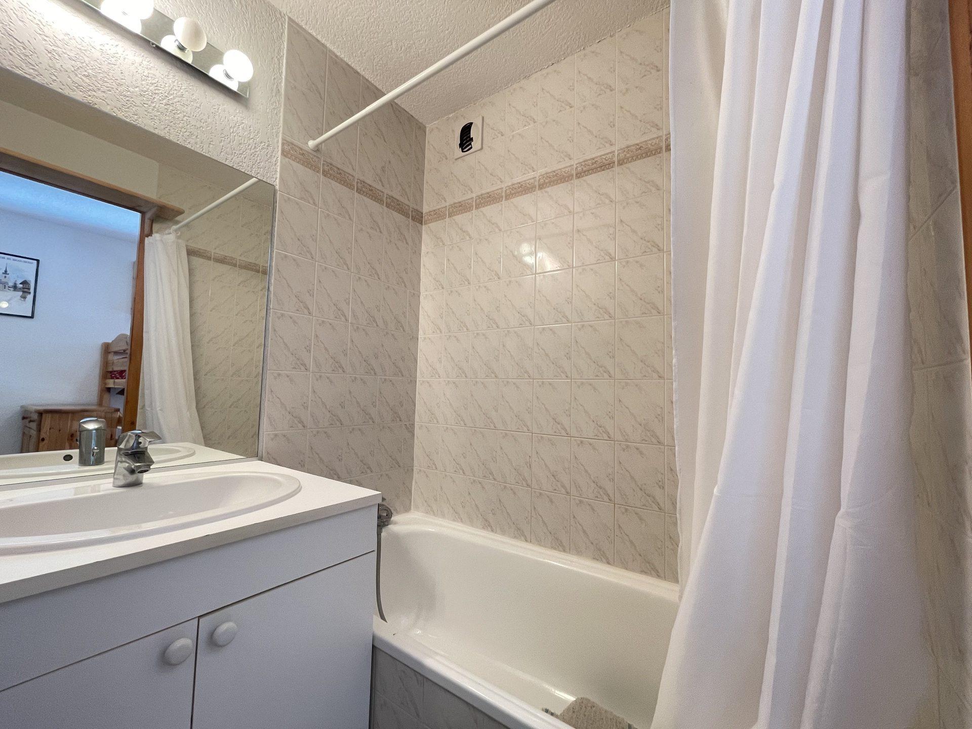 location-appartement-Notre-Dame-de-Bellecombe-1150-4-personnes-2131-5-Alpissime location-appartement-Notre-Dame-de-Bellecombe-1150-4-personnes-2131-5-Alpissime