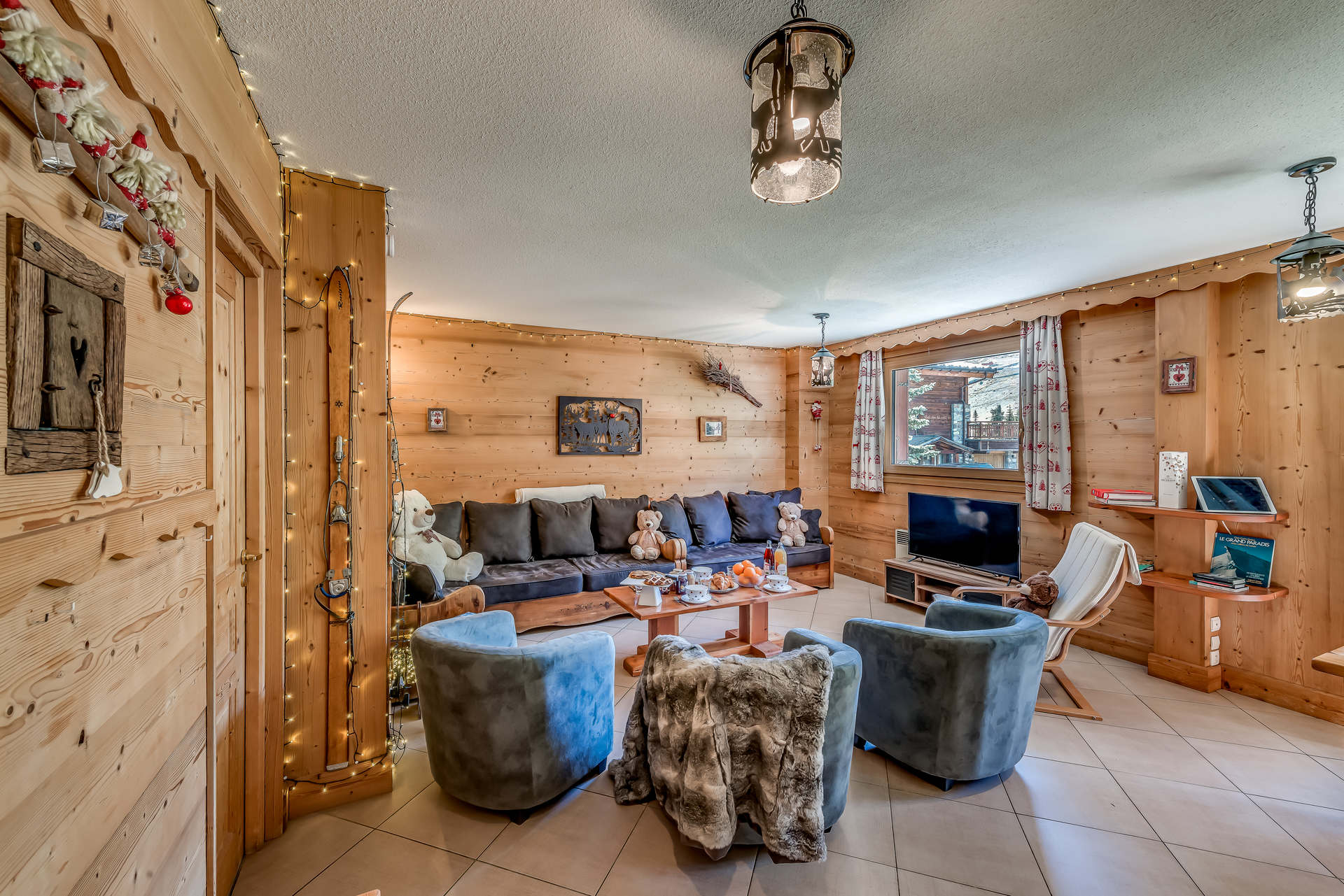 location-chalet-Tignes-Val-Claret-14-personnes-2225-1-Alpissime location-chalet-Tignes-Val-Claret-14-personnes-2225-1-Alpissime