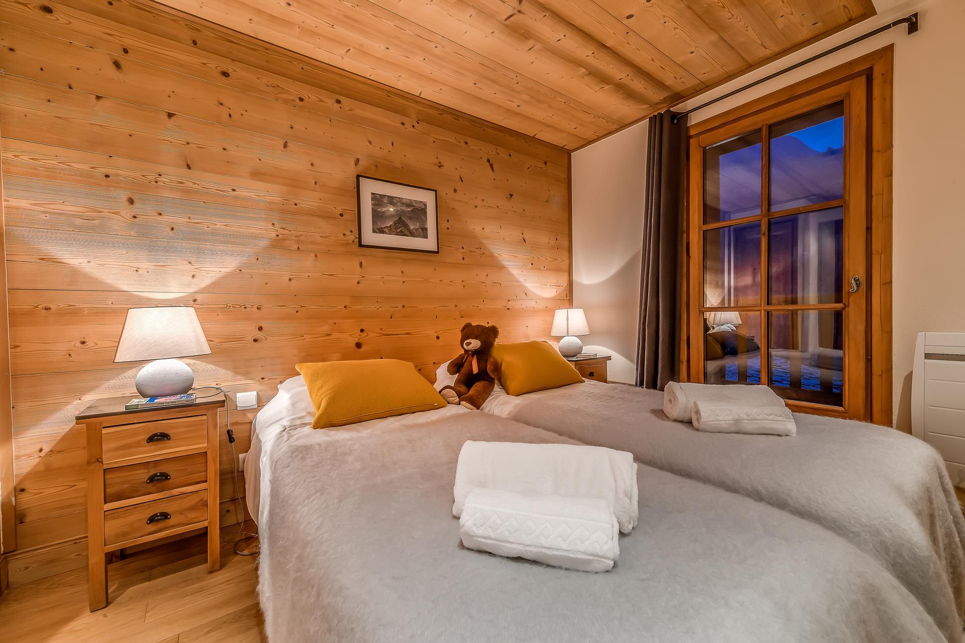 location-chalet-Tignes-1550-Les-Brévières-12-personnes-2230-5-Alpissime location-chalet-Tignes-1550-Les-Brévières-12-personnes-2230-5-Alpissime