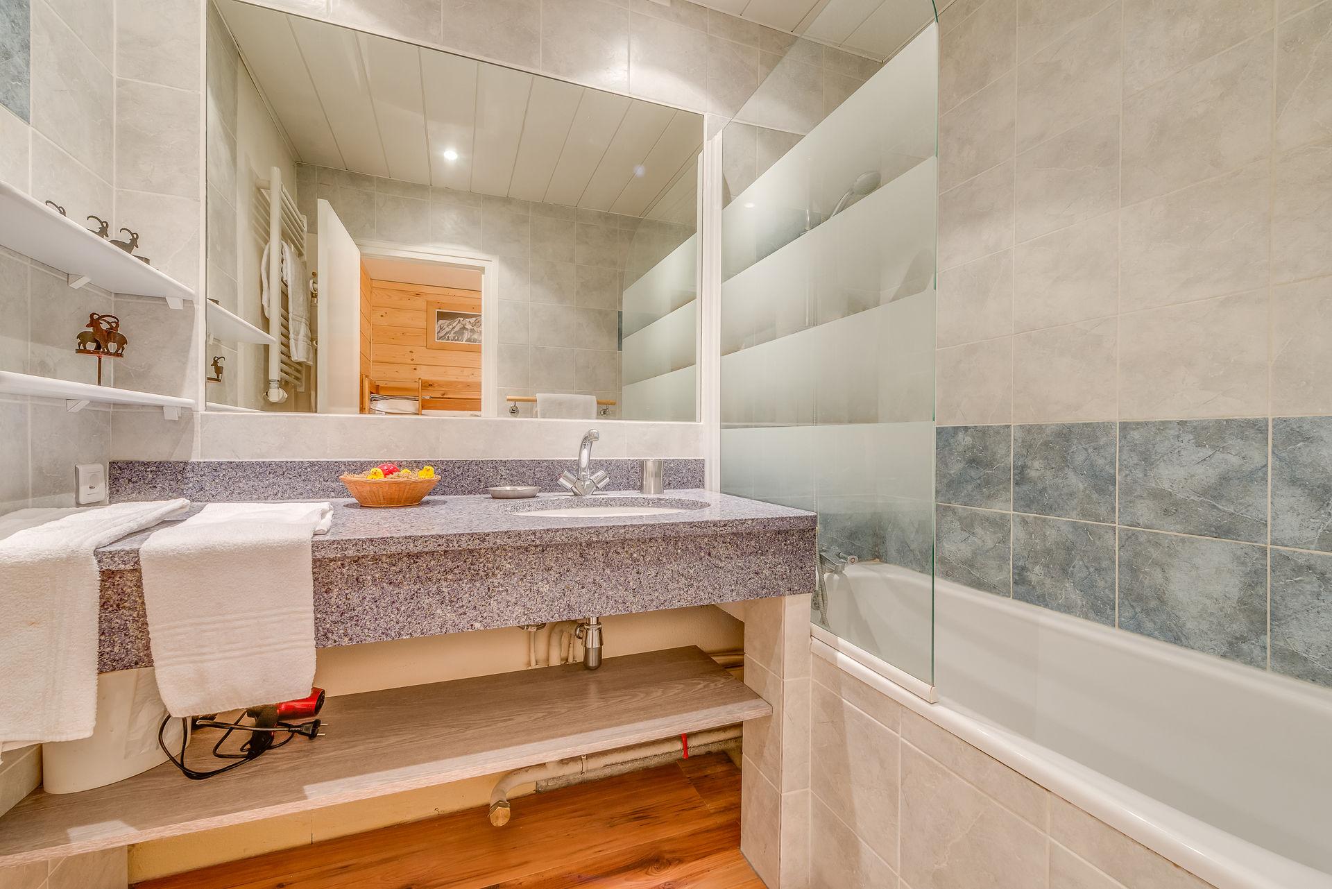 location-appartement-Tignes-1550-Les-Brévières-6-personnes-2260-5-Alpissime location-appartement-Tignes-1550-Les-Brévières-6-personnes-2260-5-Alpissime