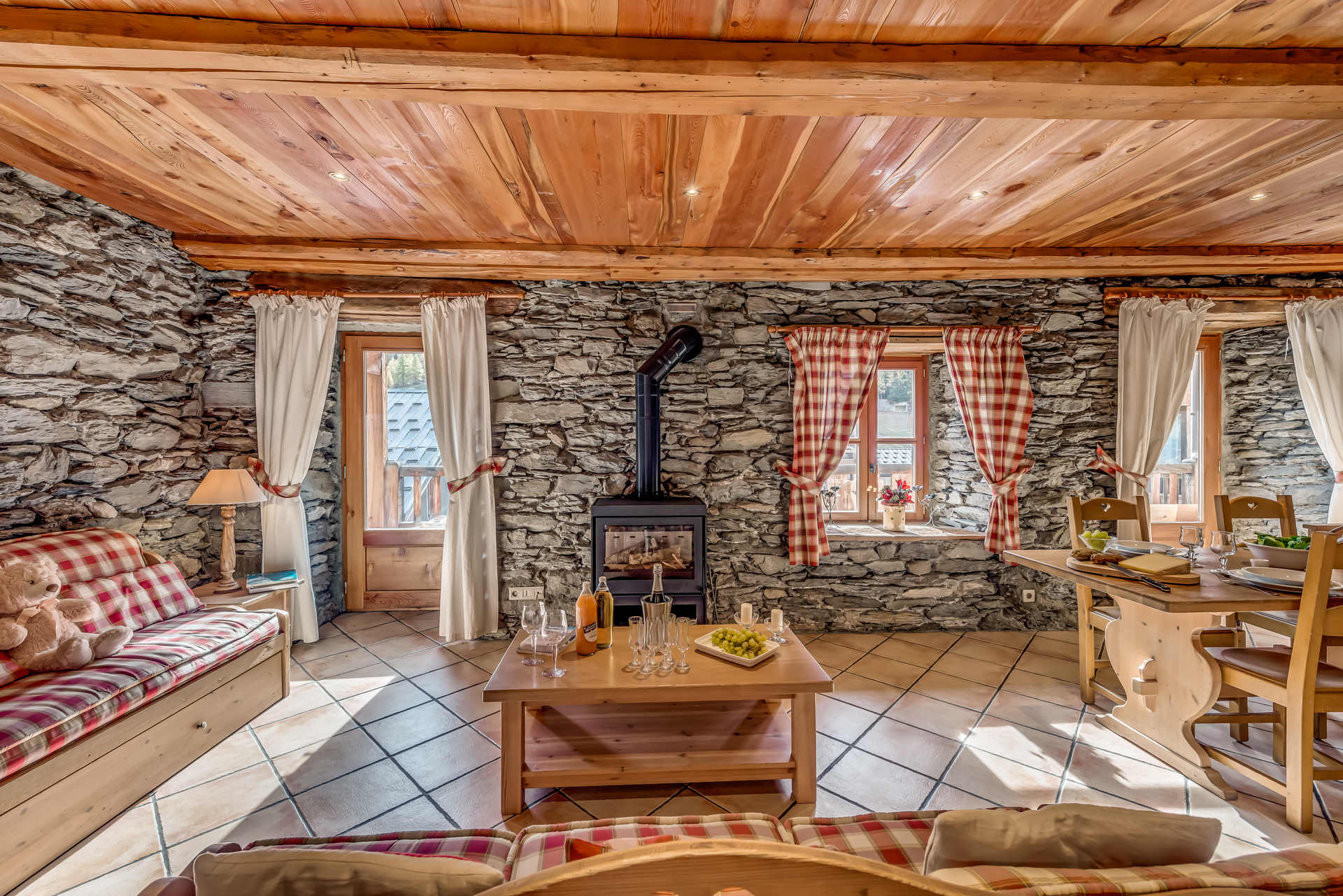 location-chalet-Tignes-1550-Les-Brévières-16-personnes-2695-1-Alpissime location-chalet-Tignes-1550-Les-Brévières-16-personnes-2695-1-Alpissime